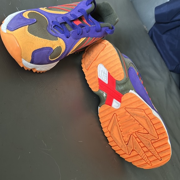 Brand new adidas shoes - Picture 2 of 4